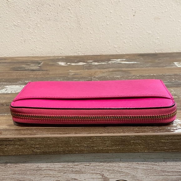 kate spade bright pink zip-around wallet with gold-tone logo - Picture 11 of 11